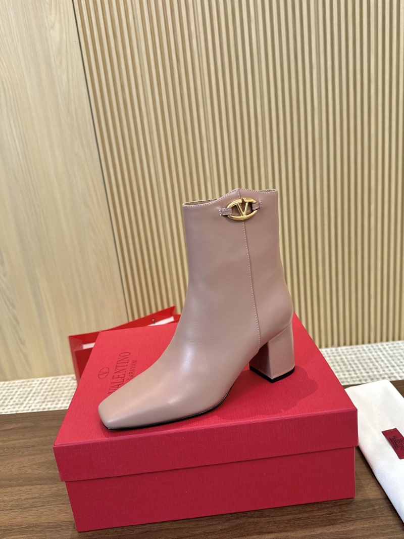 Va1e*ntin0 boots